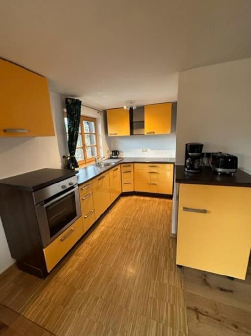 Charmante Farbenfrohe Wohnung Fuer Zwei Fischbachau Exterior foto